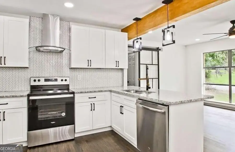 2719 Plantation Dr, East Point, GA 30344 - Image #2