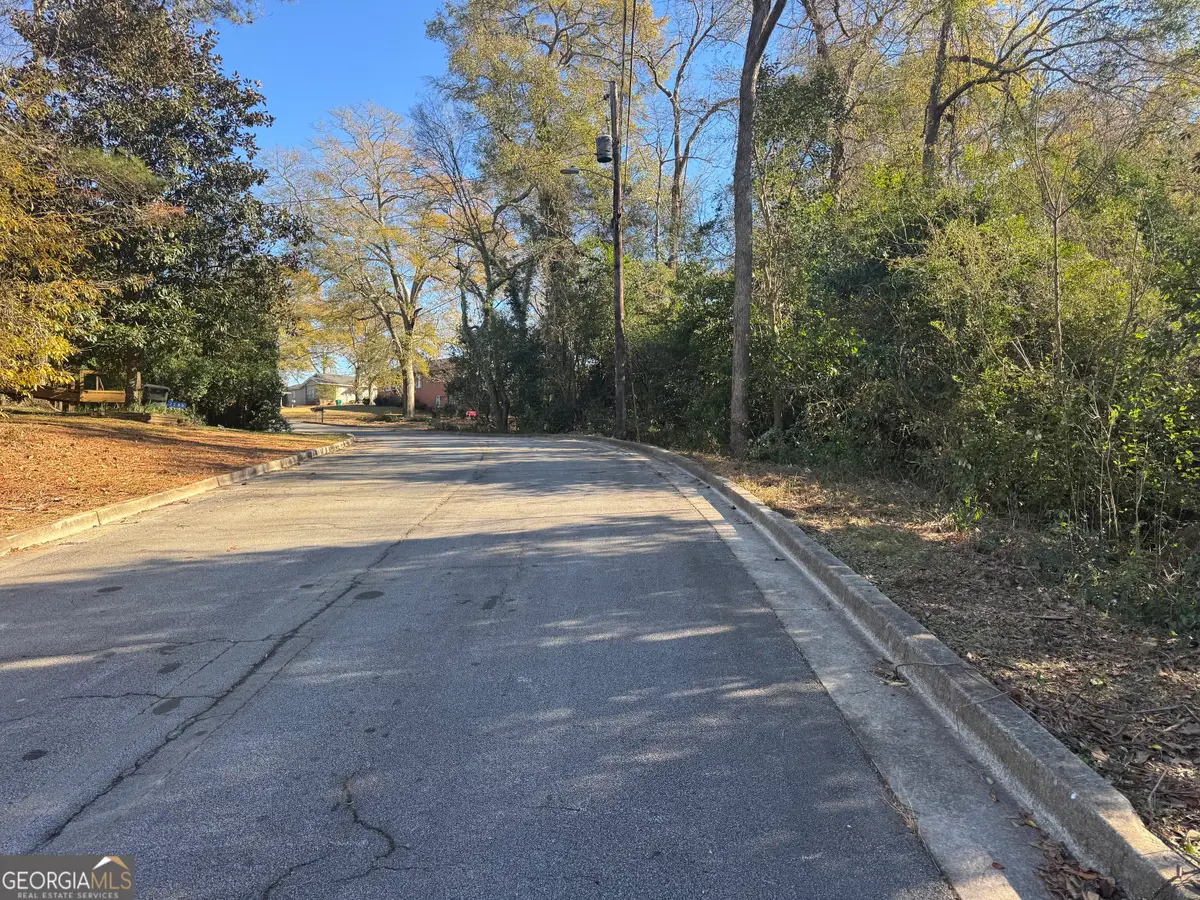 2285 Pinewood Dr, Milledgeville, GA 31061 - Image #1