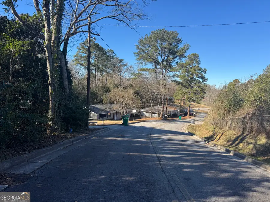 2285 Pinewood Dr, Milledgeville, GA 31061 - Image #3