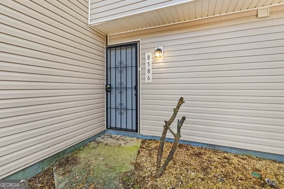 8586 Creekwood Way, Jonesboro, GA 30238 - Image #1