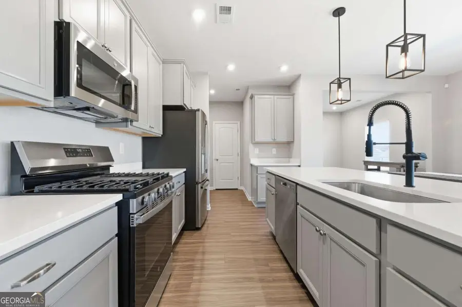 556 Crystal Lake Parkway, Hoschton, GA 30548 - #2