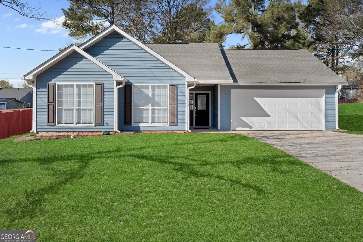 6149 Pembroke Dr, Rex, GA 30273 - Image #1