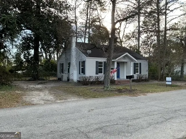 89 W Ivey St, Baxley, GA 31513 - Image #2