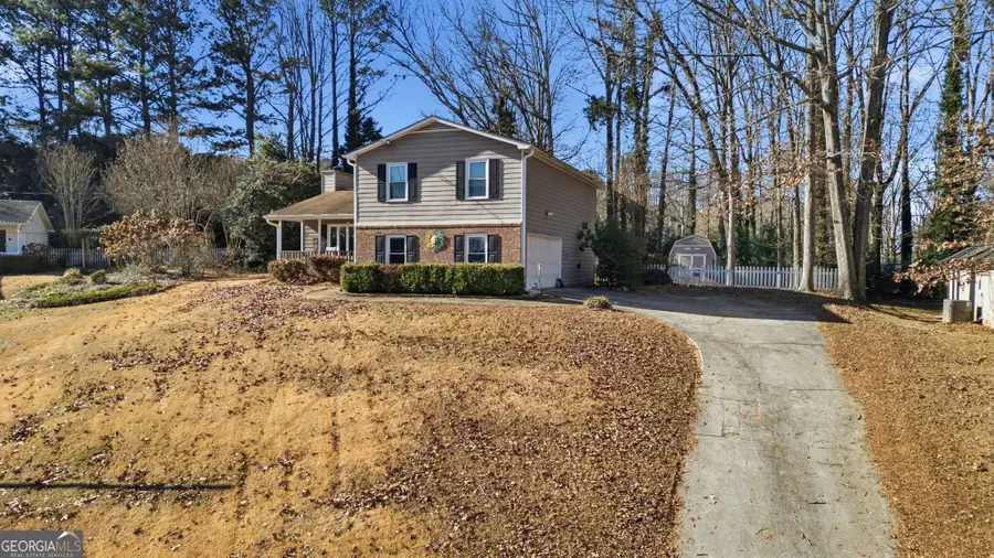 993 Medina Drive Sw, Lilburn, GA 30047 - Image #2