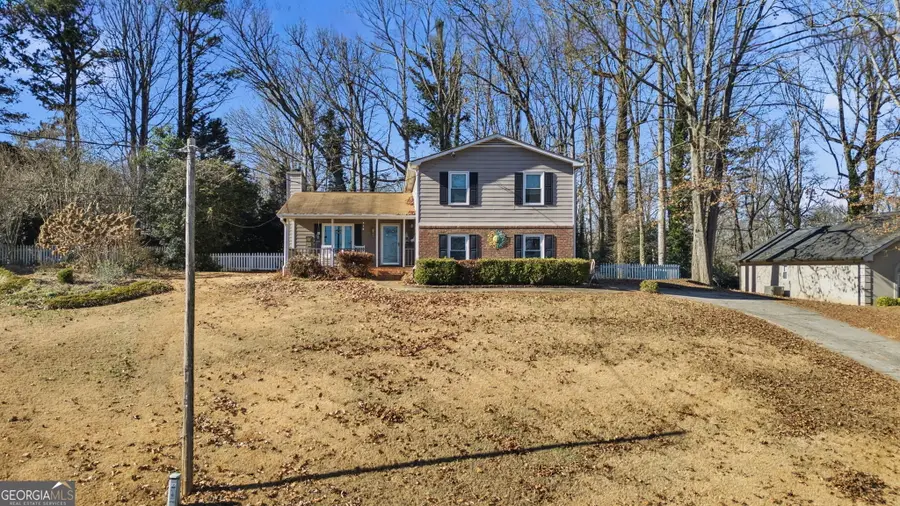 993 Medina Drive Sw, Lilburn, GA 30047 - Image #3