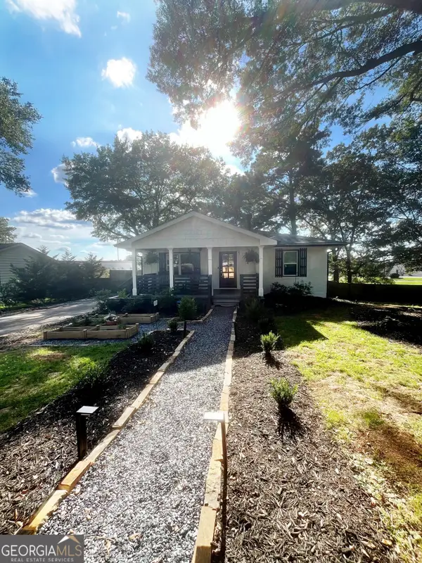 932 Sharon Circle Se, Smyrna, GA 30080