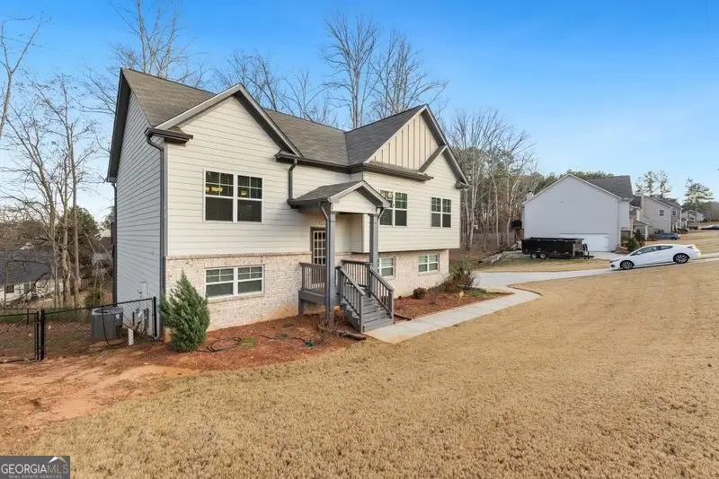 760 Mccart Road, Lawrenceville, GA 30045 - Image #2