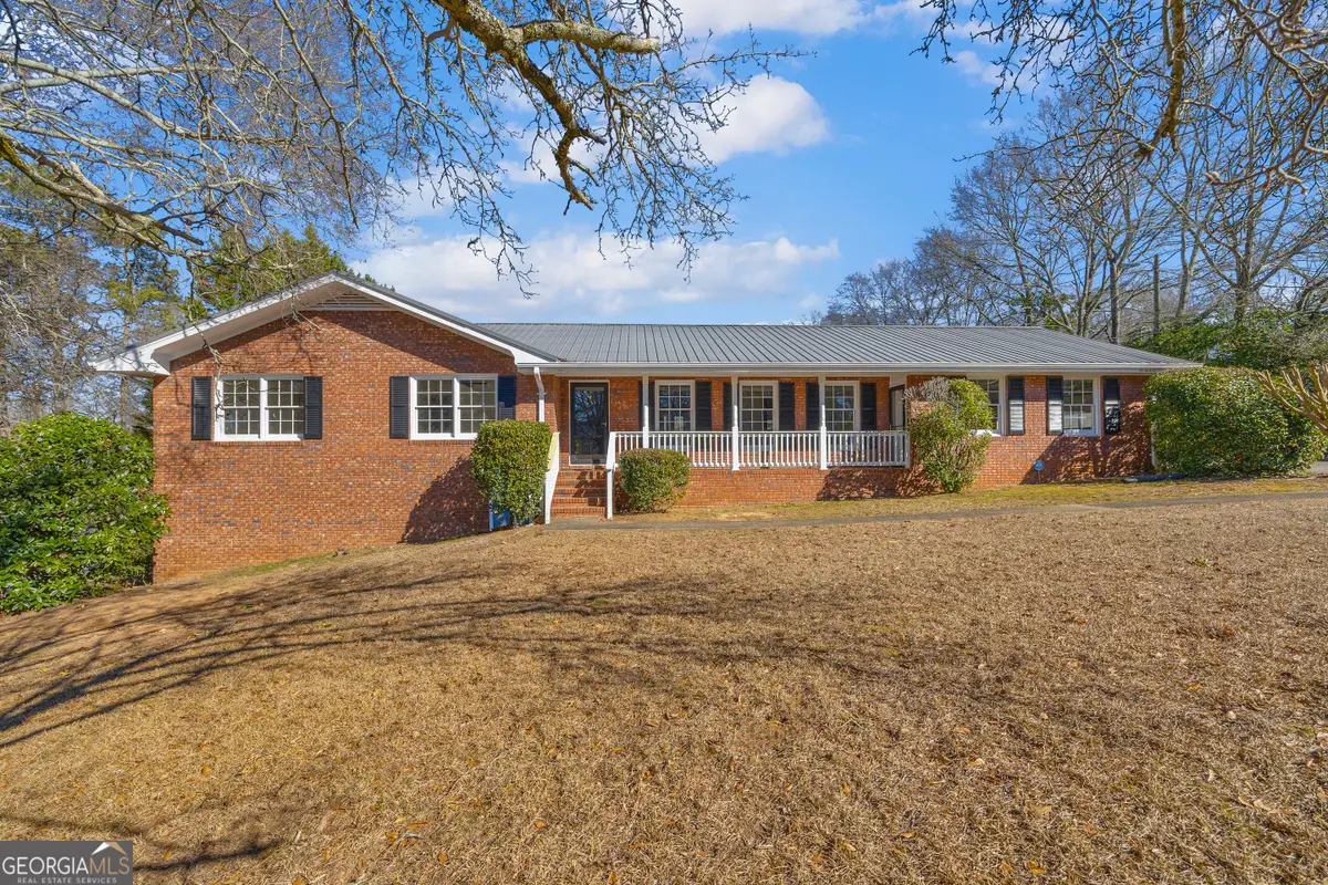 421 N 5th Avenue, Winder, GA 30680 - #1