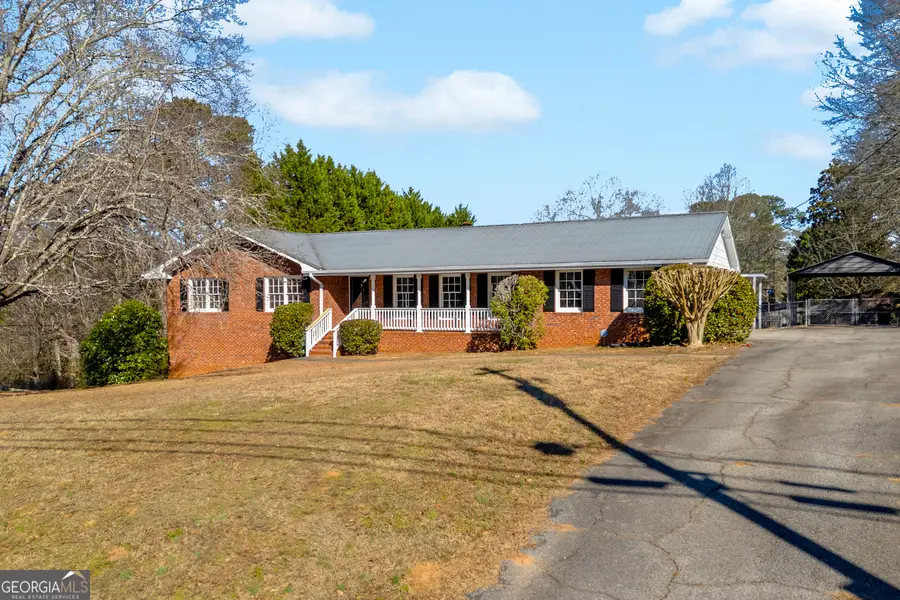 421 N 5th Avenue, Winder, GA 30680 - #2