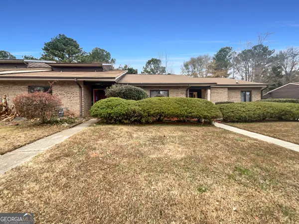 1467 Stoneleigh Circle, Stone Mountain, GA 30088