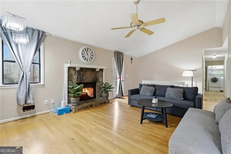 667 Cora Court Nw, Lilburn, GA 30047 - Image #3