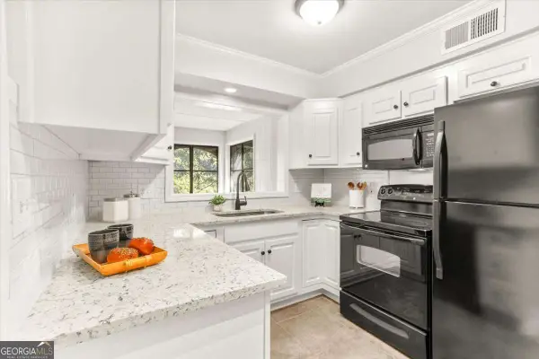 61 Lamsden Lane Nw, Atlanta, GA 30327