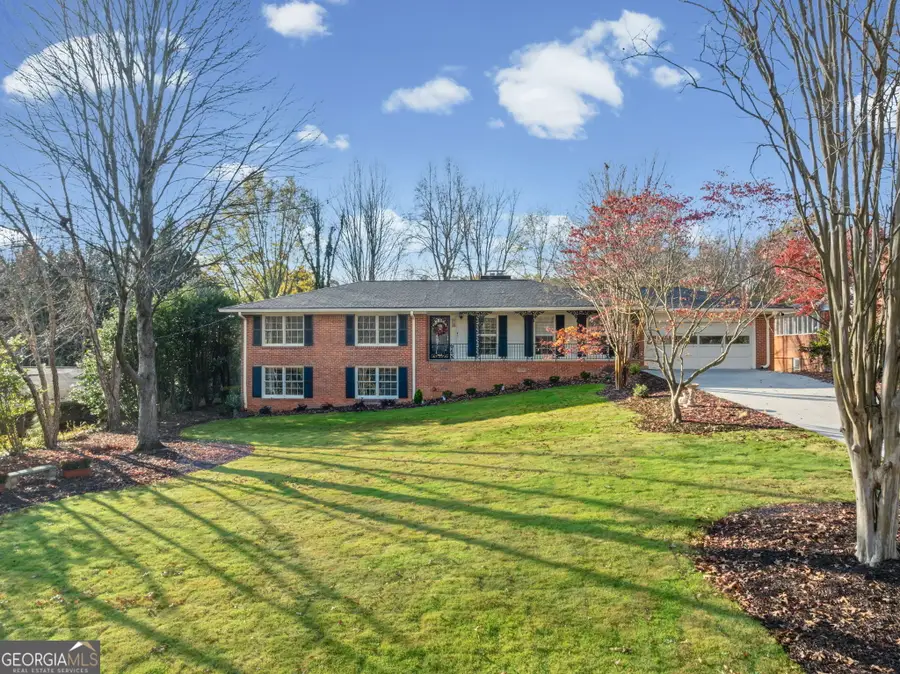 2667 Fontainebleau Drive, Dunwoody, GA 30360 - Image #2