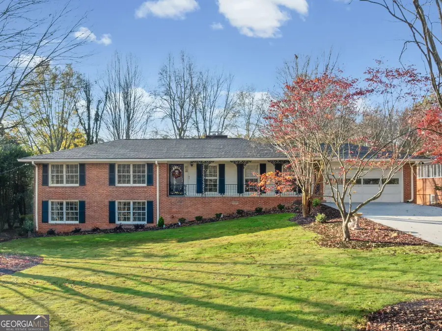 2667 Fontainebleau Drive, Dunwoody, GA 30360 - Image #3