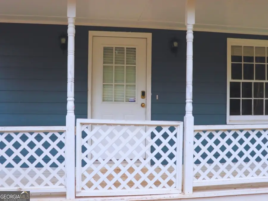 932 Granite Springs Lane, Stone Mountain, GA 30083 - Image #3