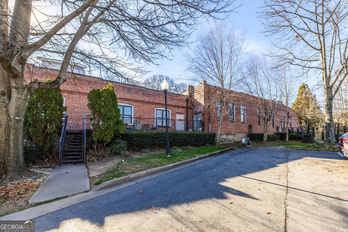 644 Wells Street Sw #16, Atlanta, GA 30310 - Image #1