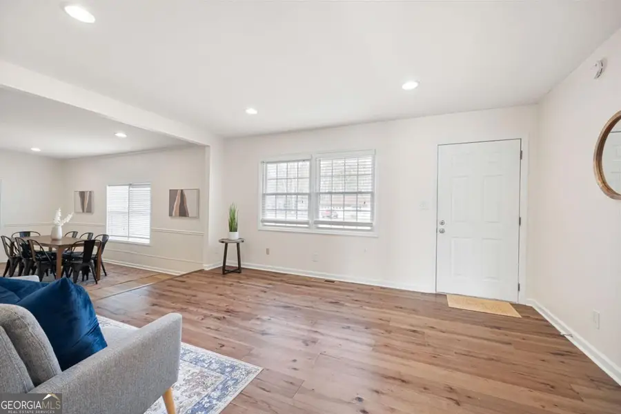 114 Woodglen Drive, Woodstock, GA 30188 - Image #3