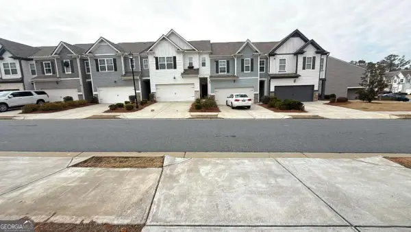 736 Woodstock Grove Drive, Woodstock, GA 30188