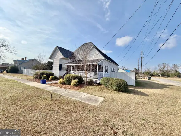 49 N Gill Street, Hazlehurst, GA 31539