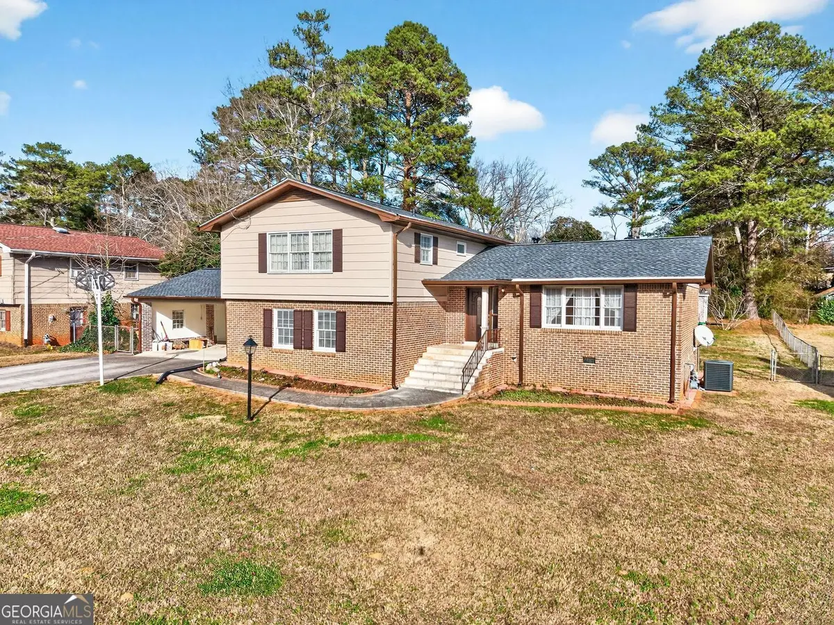 5657 Bob White Circle Nw, Lilburn, GA 30047 - Image #1