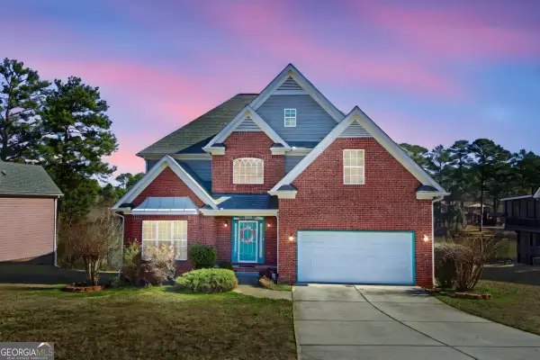 3932 Misty Lake, Ellenwood, GA 30294