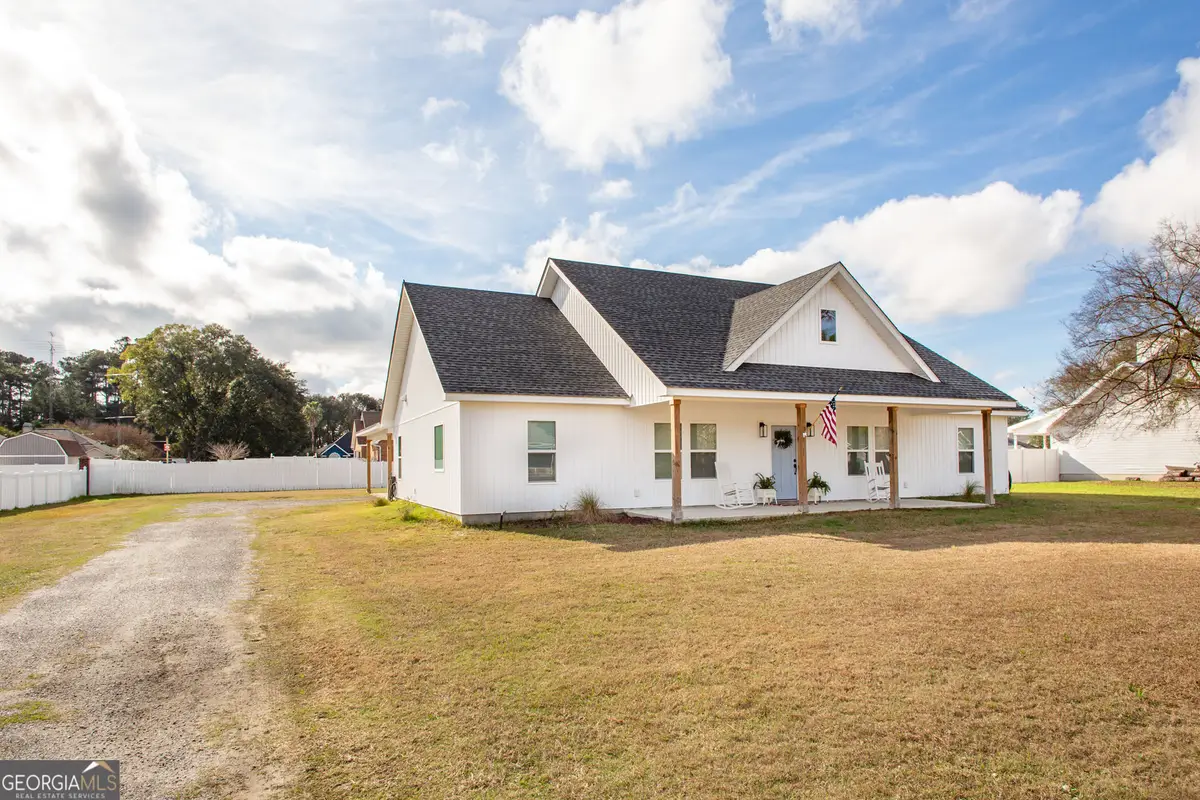 3090 Pineland Drive, Waycross, GA 31503 - Image #1