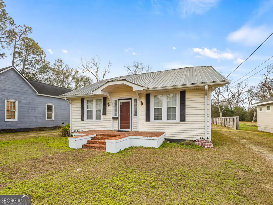 517 N Masonic Street, Millen, GA 30442 - #2