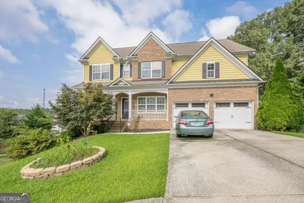 890 Sapphire Lane, Sugar Hill, GA 30518