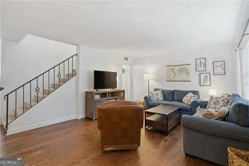 285 Lakemoore Drive Ne #B, Atlanta, GA 30342 - Image #3