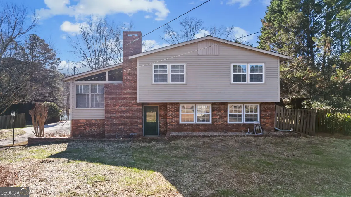 8 Lakemoore Drive Ne, Rome, GA 30161 - Image #1