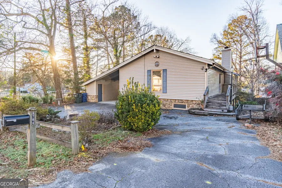 8704 Lake Drive, Snellville, GA 30039 - #2