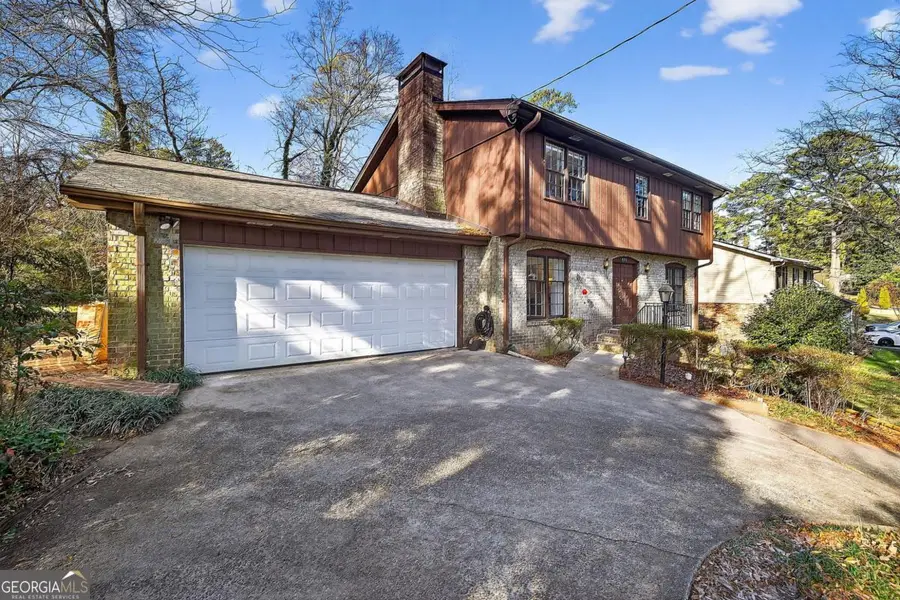 571 Tahoe Circle, Stone Mountain, GA 30083 - Image #3