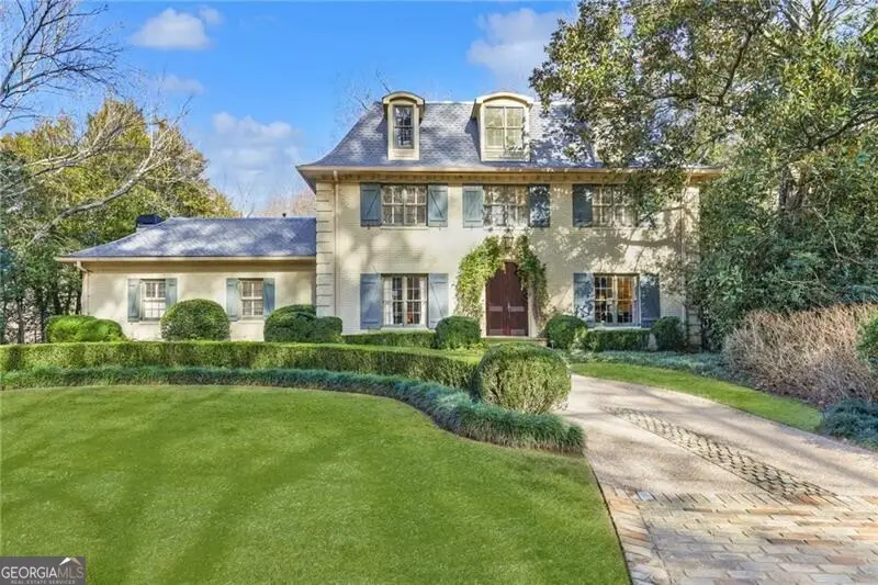 2586 Hyde Manor Drive Nw, Atlanta, GA 30327 - Image #1