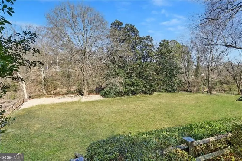 2586 Hyde Manor Drive Nw, Atlanta, GA 30327 - Image #3