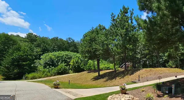 915 N Edgewater Trail, Toccoa, GA 30577