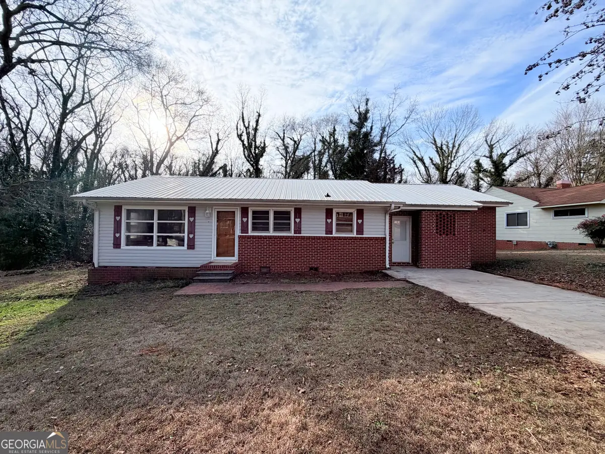 102 Cunningham Drive, Hartwell, GA 30643 - Image #1