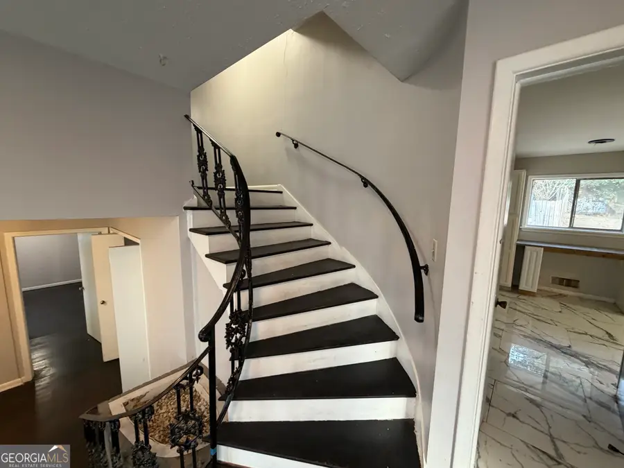 819 Venetta Place Nw, Atlanta, GA 30318 - Image #2