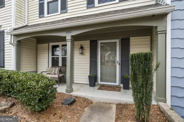 2506 Queen Anne Court, Sandy Springs, GA 30350