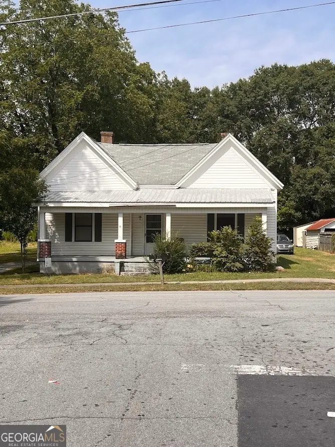 18 E New Street, Winder, GA 30680 - #1