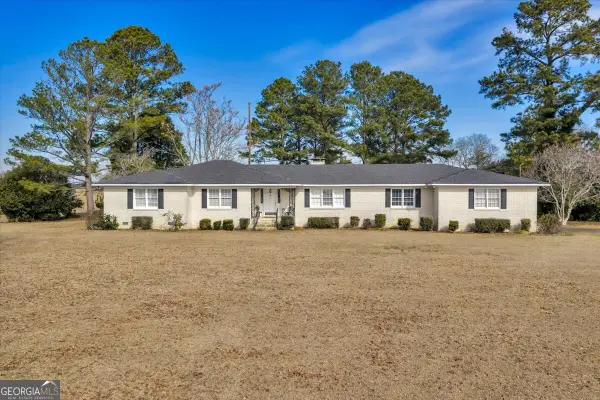 412 Red Dog Farm Road, Cochran, GA 31014