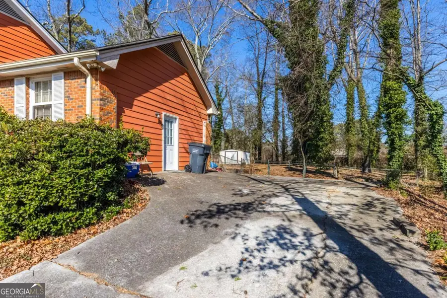 909 Rock Oak Lane, Lawrenceville, GA 30046 - Image #3