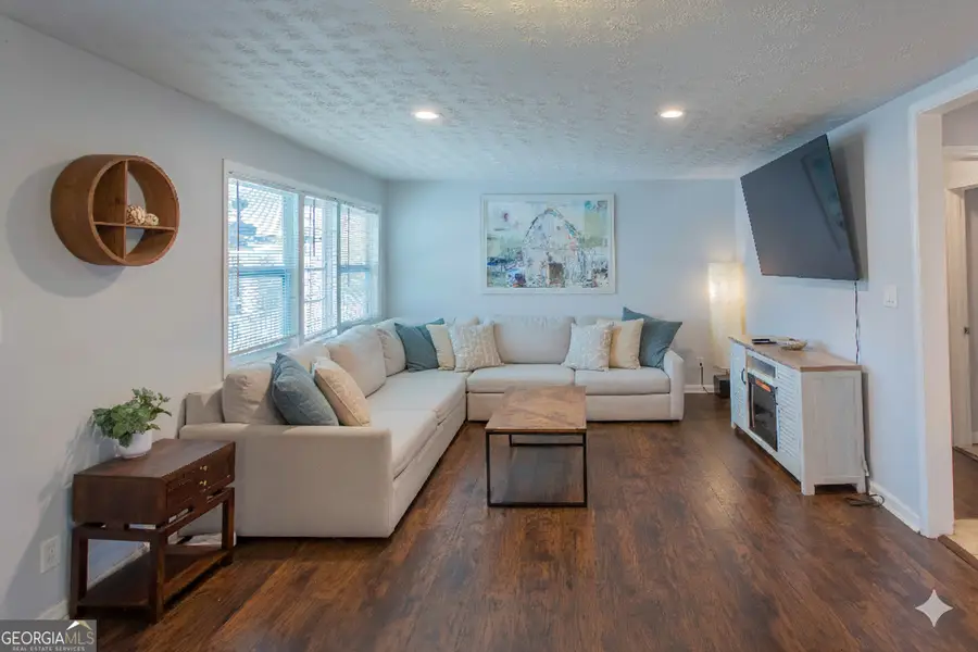 5215 Dixie Lake, Union City, GA 30291 - #3