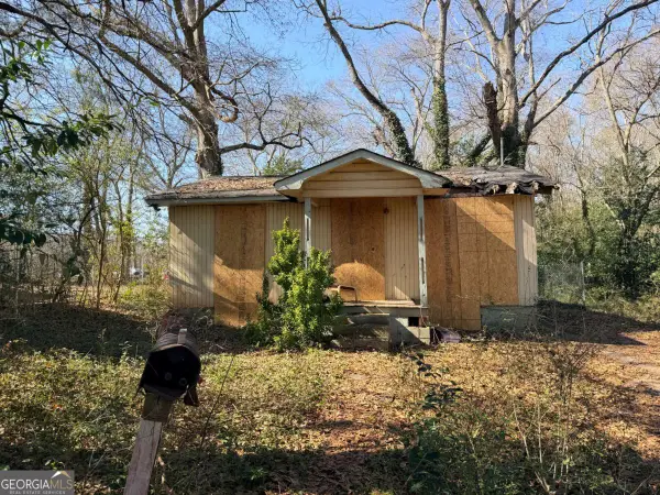 12 Hal Street, Newnan, GA 30263