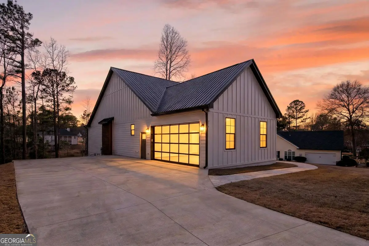 211 Lake Chase Dr N, Griffin, GA 30224 - Image #1