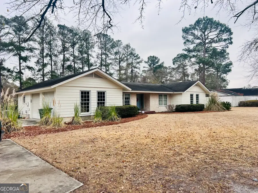 108 Worth Street, Jesup, GA 31545 - #2