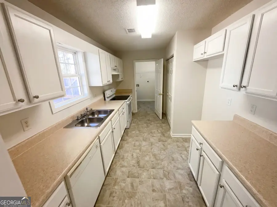 350 Lambert Overlook Circle, Carrollton, GA 30117 - Image #2