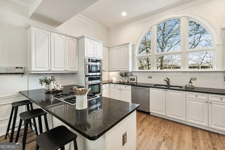 802 Clifton Heights Lane Ne, Atlanta, GA 30329 - Image #2