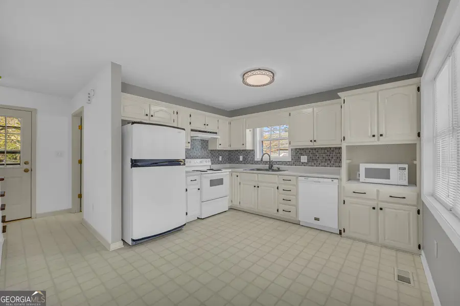 8576 Highway 72 W, Hull, GA 30646 - #2