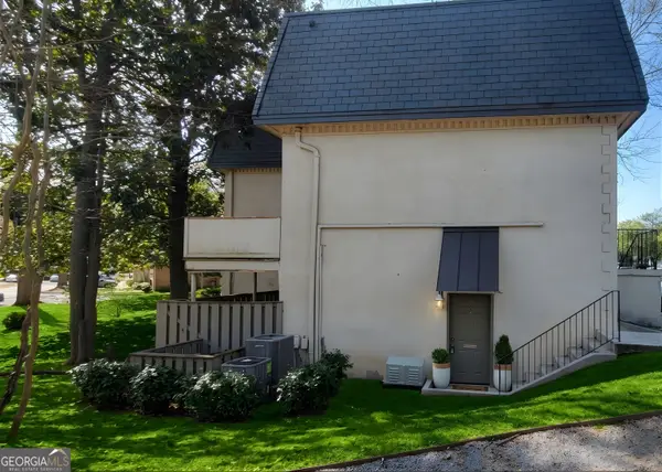 64 NW Chaumont Square Nw, Atlanta, GA 30327