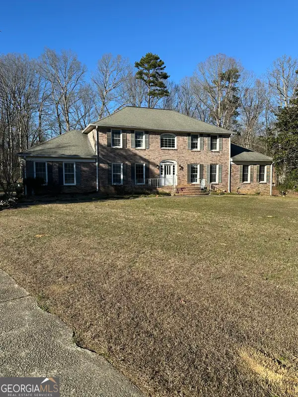 560 Hawthorne Drive, Fayetteville, GA 30214